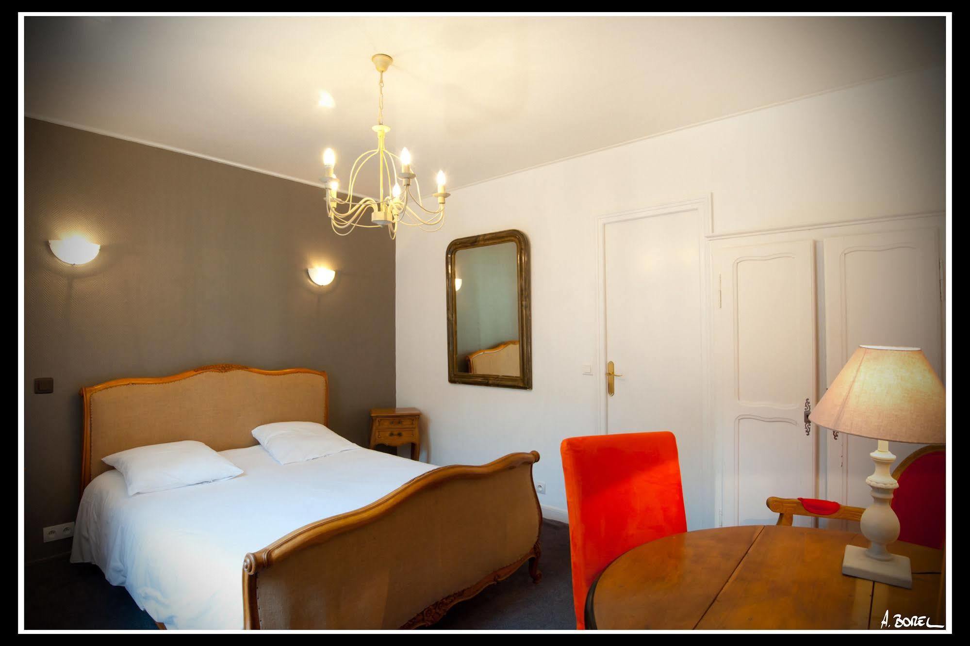 Le Prieure Hotel 3*